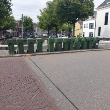 Radicale Zwolse militie nadert gecamoufleerd Kamper binnenstad